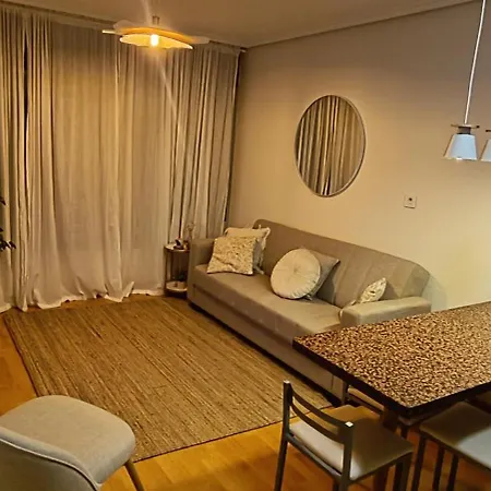 Appartamento Céntrico Con Parking Www Venaoviedo Es *